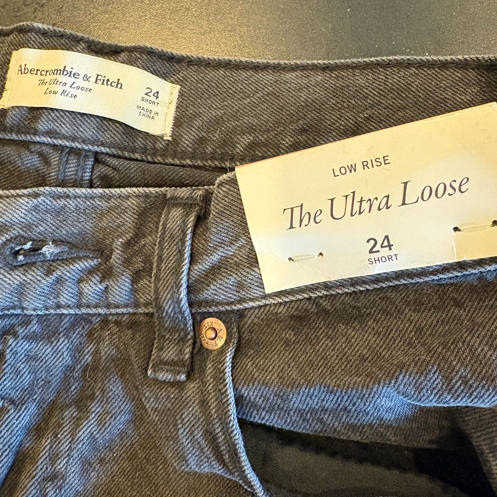 ABERCROMBIE & FITCH Ultra Loose Low Rise Jean In Washed Black. Size 24Short NWT - Picture 7 of 8